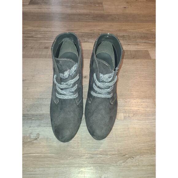 Cato size 7 women's gray faux suede booties - Picture 2 of 6